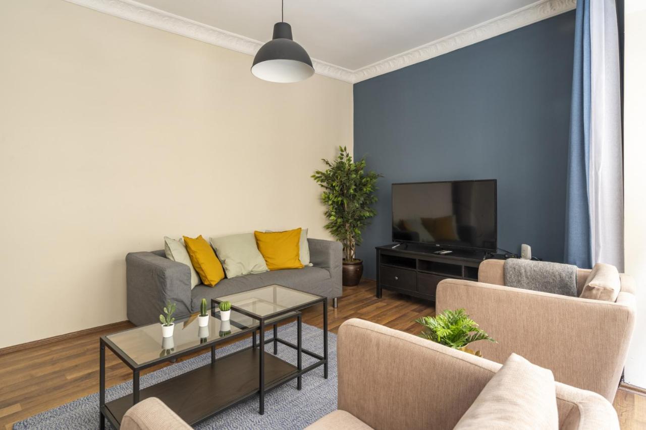 Appartamento Modern Flat Near Popular Attractions In Beyoglu Provincia di Provincia di Istanbul Esterno foto