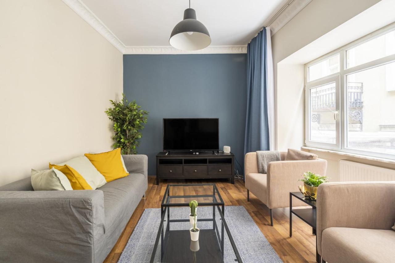 Appartamento Modern Flat Near Popular Attractions In Beyoglu Provincia di Provincia di Istanbul Esterno foto